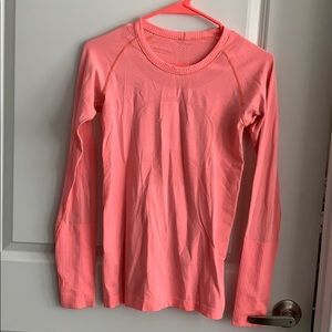 Women’s Sz 4 Swiftly tech Lululemon running shirt